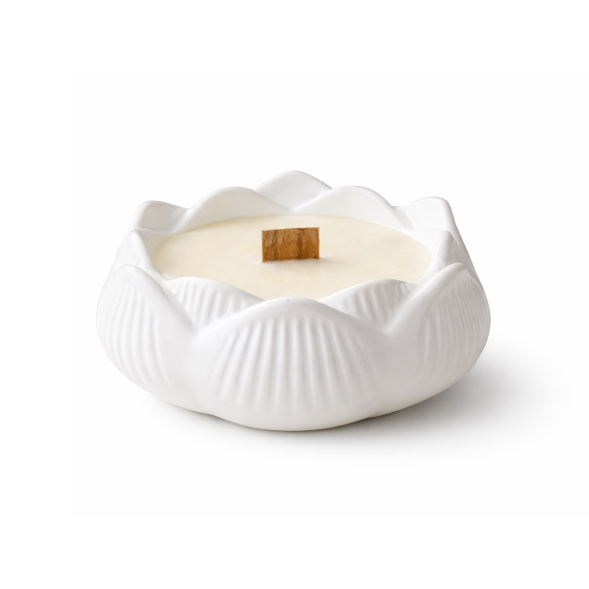 Sojų vaško žvakė su medine dagtimi "Bloom"